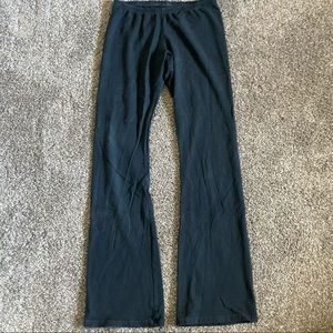 BRANDY MELVILLE BLACK FLARE LEGGINGS